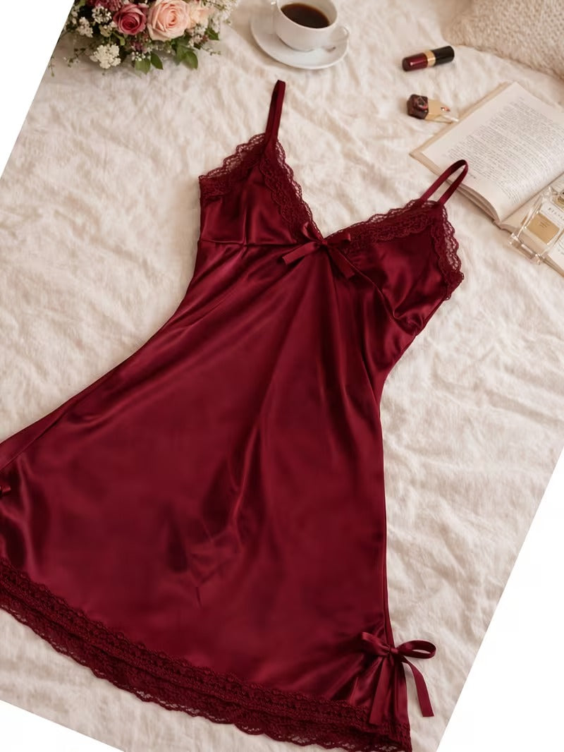 Isabella - Camisón satinado con encaje para noche sensual