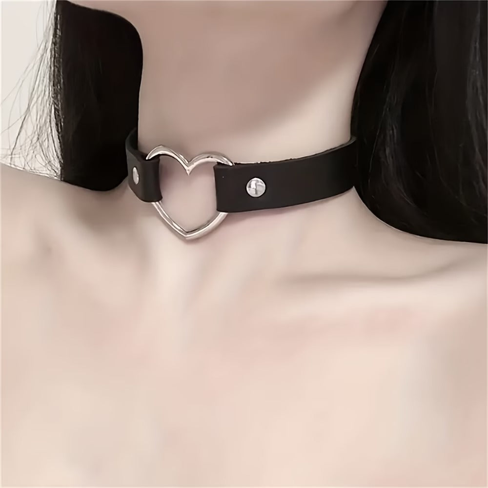 Nora - Choker Negro con Corazón